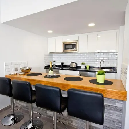 Apartment Club Valena 3, Modern Apartment, Wifi, Close To Amenities, At Matagorda *